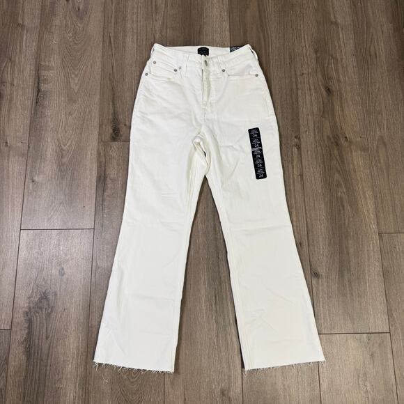 J.crew Factory Curvy Mid-Rise Flare Crop Jean in Signature Stretch WMNS 24 White - Picture 5 of 10